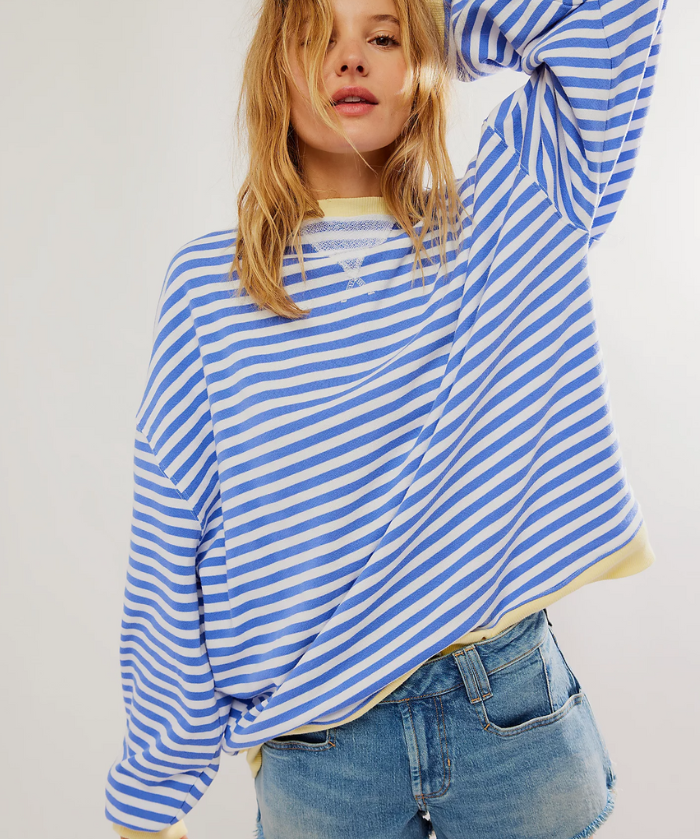 Lässiges gestreiftes Damen-Sweatshirt mit kontrastierenden Akzenten