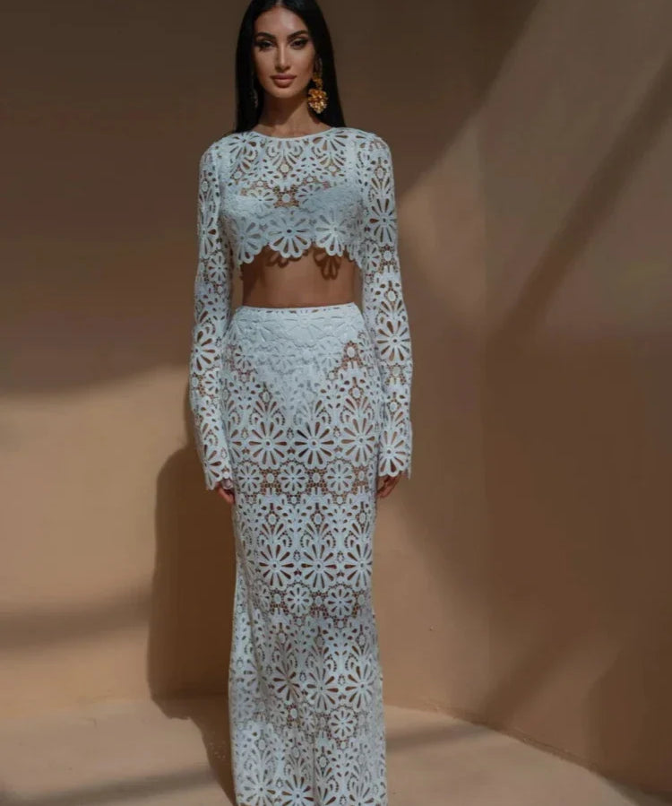 Elegantes und bequemes Strandkleid-Set für sonnige Tage