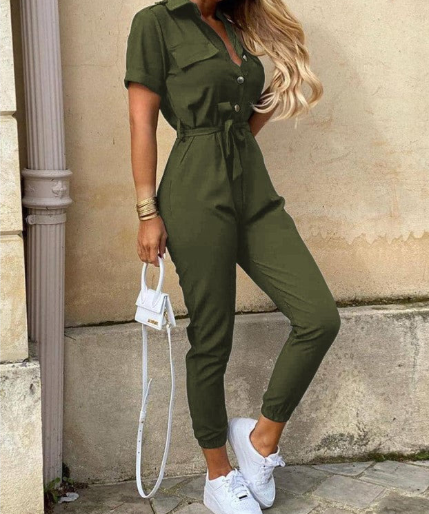 Stylischer Jumpsuit mit Gürtel und kurzen Ärmeln für den perfekten Look